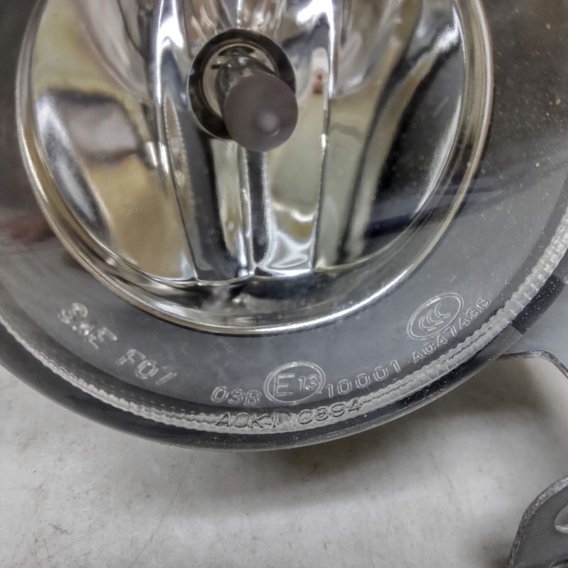 A05A Mirage оригинальный левый правая противотуманная фара 1A5-18-1/25G884* включение в покупку не возможно