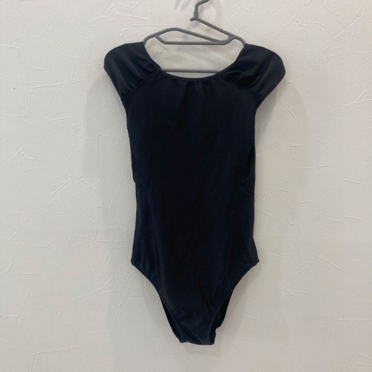 MZ101 スイムウェア ブラック 水着 クリーニング済み キッズ 120_画像1