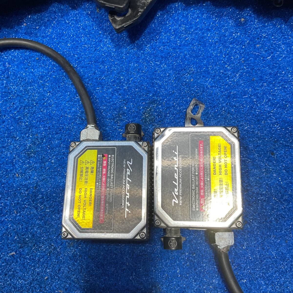 [AK-0030765][J2] H16 Mazda Roadster NB8C ограниченная модель поздняя версия турбо 6MT передняя фара затемненный левый правый VALENTI JAPAN HID 626666