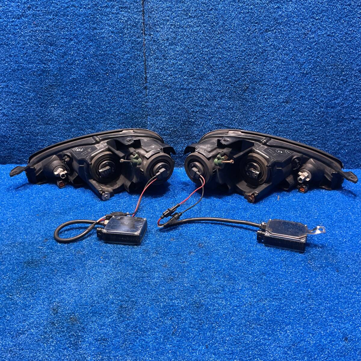 [AK-0030765][J2] H16 Mazda Roadster NB8C ограниченная модель поздняя версия турбо 6MT передняя фара затемненный левый правый VALENTI JAPAN HID 626666