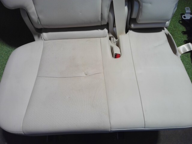 ランドクルーザープラド 3BA-TRJ150W センターシート TX Lパッケージ 4WD 7人 2TR-FE 070 71017-60781 フロア_画像3