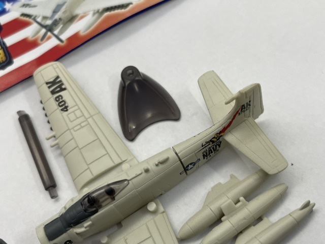 ■★Furuta　チョコエッグ　戦闘機シリーズ　アメリか編　119　A-1　ダグラス A-1 スカイレイダー_画像3