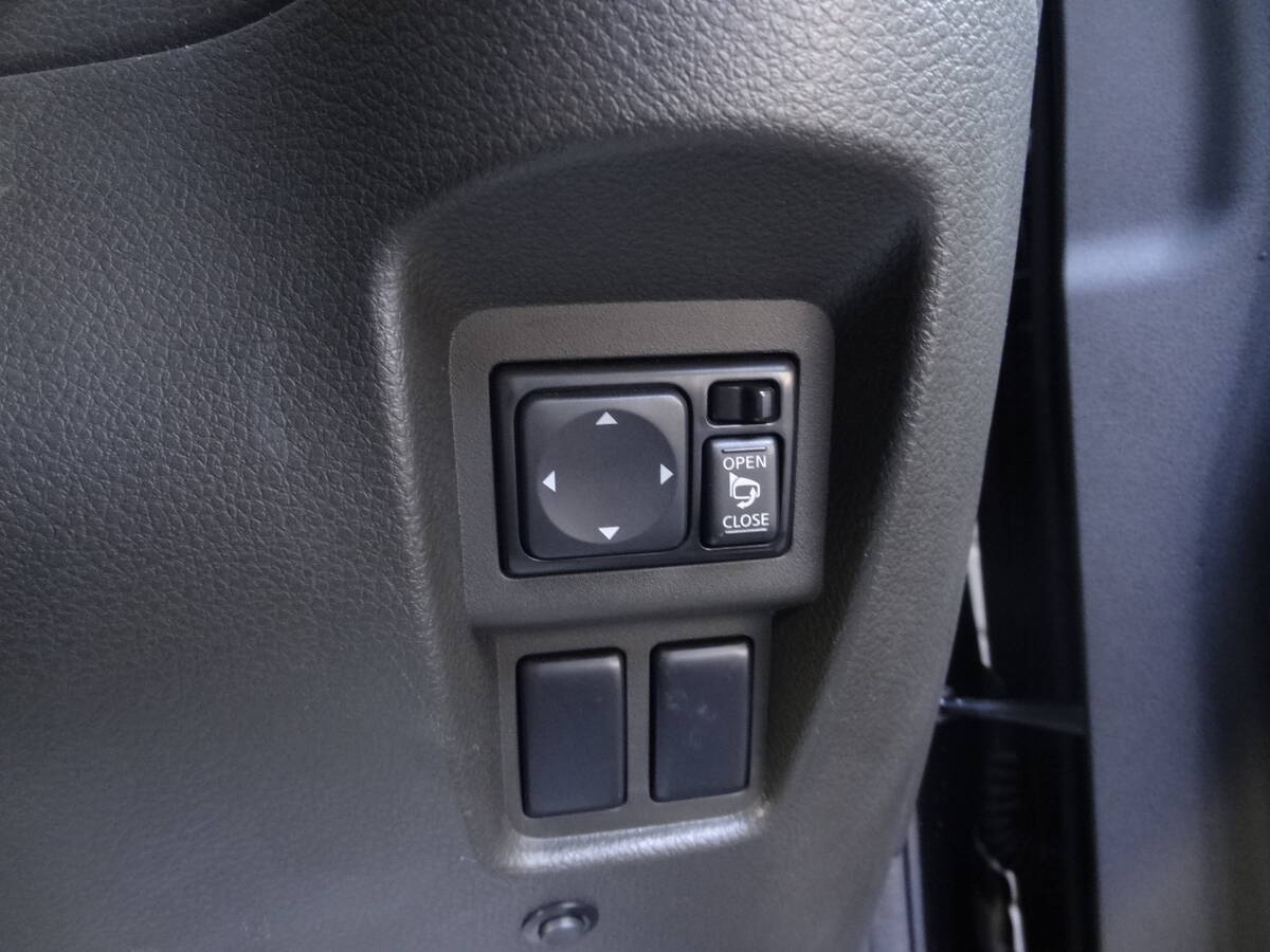 ★機関走行良好【純正エアロ/実走5.1万】キューブ「ライダーブラックライン」人気ブラック/HID/純正AW/スマートキー/純正ナビ/車検R8/11迄_画像7