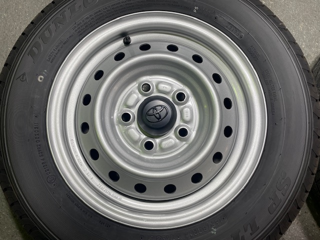 ☆D-0995【走行約10Km】タウンエース 純正 14インチスチールホイール S413M ダンロップ SP LT30A 165/80R14 2025年製 4本セット 室内保管☆_画像3