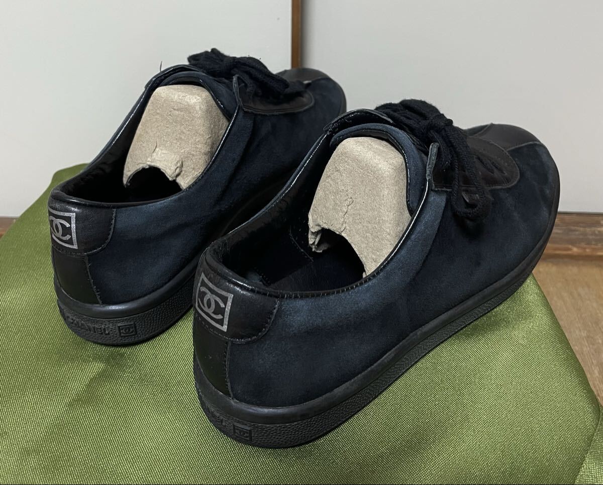 OT★CHANEL シャネル★スエード レザー スニーカー 36 1/2 23.5cm ココマーク オールブラック 黒 シューズ 靴 箱 ココマーク_画像3