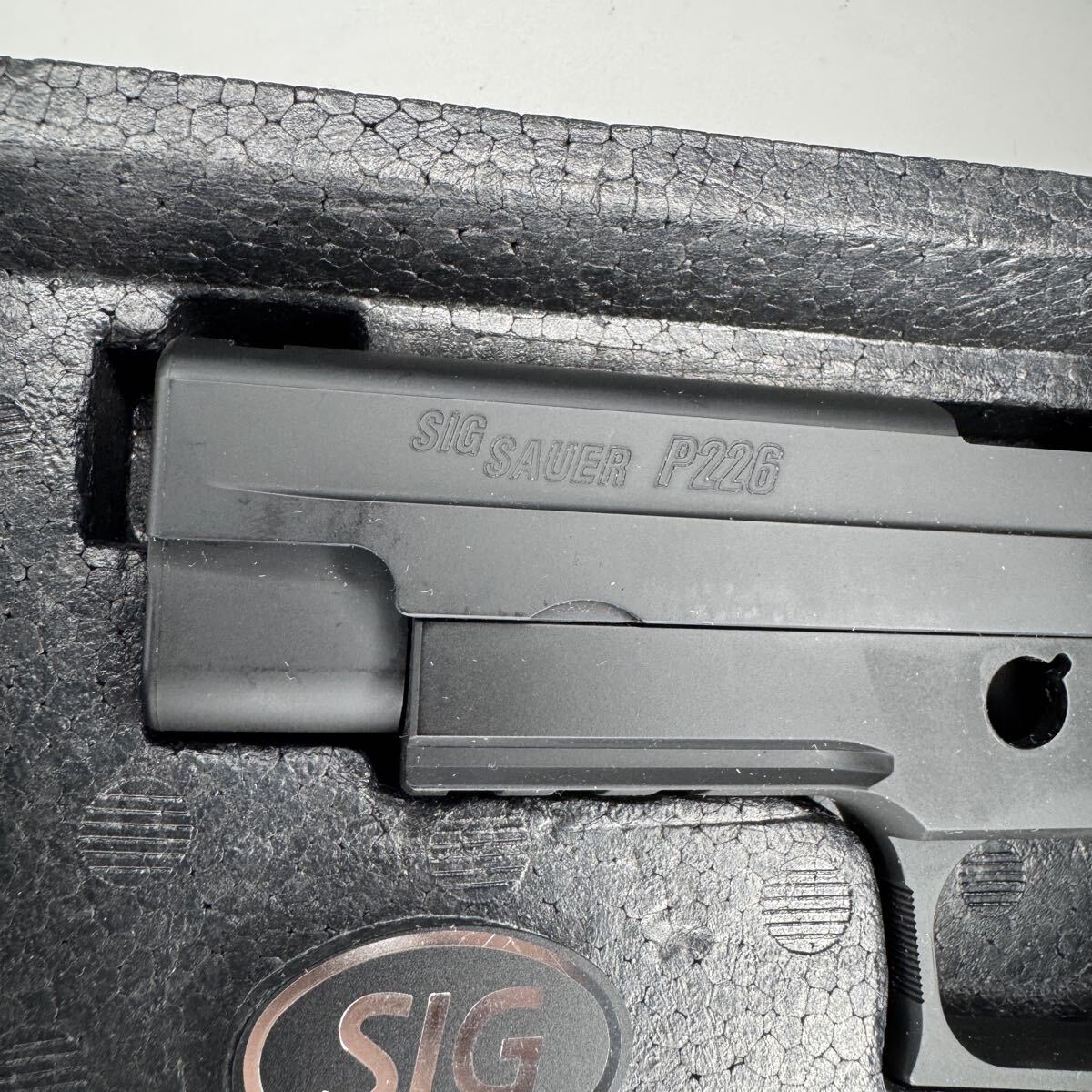 【ジャンク/部品取り】東京マルイ SIG SAUER P226 RAIL ガスブローバック ※パーツ多数欠品/詳細要確認 ASGKマーク有り_画像4