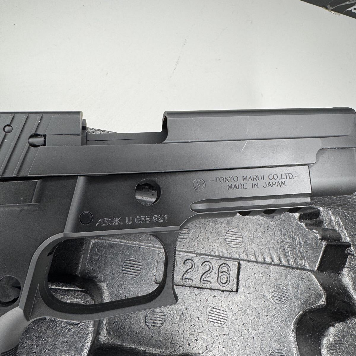 【ジャンク/部品取り】東京マルイ SIG SAUER P226 RAIL ガスブローバック ※パーツ多数欠品/詳細要確認 ASGKマーク有り_画像5