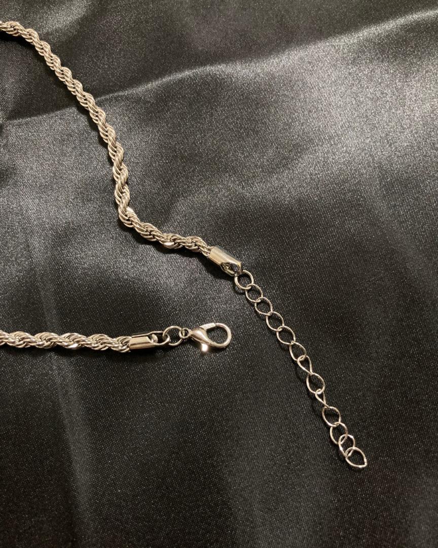 シルバー　クロス　ネックレス　ロープチェーン　高級感　ユニセックス　ストリート_画像2