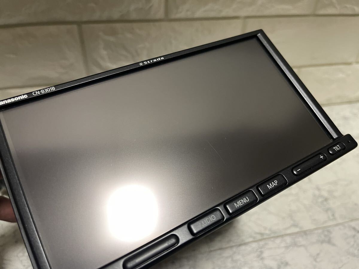 パナソニック SDナビ CN-B301B Bluetooth内蔵 ハンズフリー通話 地図データ2018年度版 動作確認済_画像2