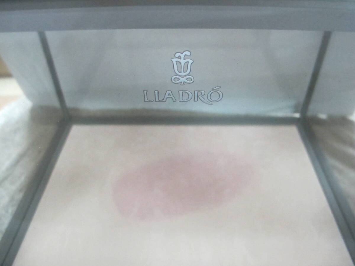 T10-21 LLADRO(リヤドロ) フィギュリン 陶器人形 【 可愛いお花屋さん 】 ケース付き 置物 インテリア レトロ アンティーク_画像9