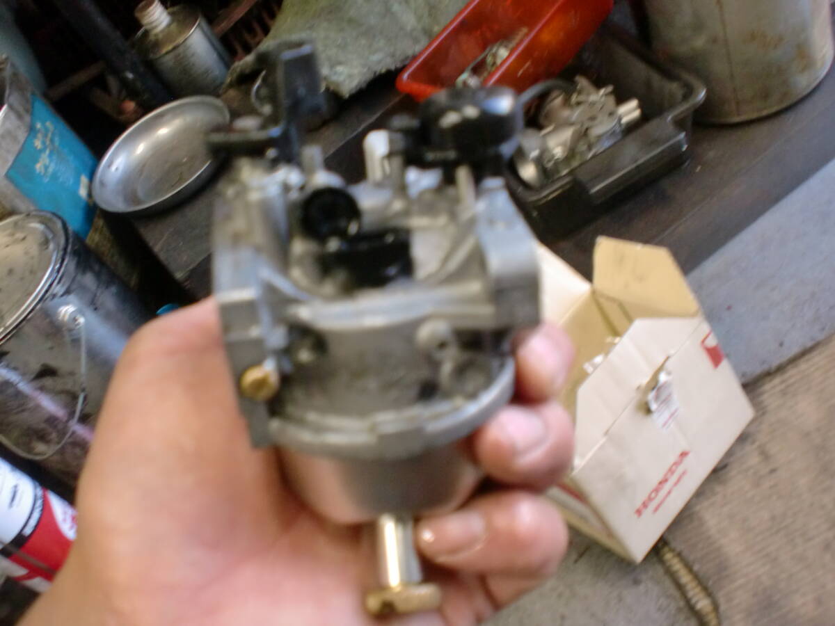 中古ホンダ 除雪機  HSS970n hss970クロスオーガ ジャンク キャブレター 汎用エンジン用 17B HONDA 送料600円 _画像6