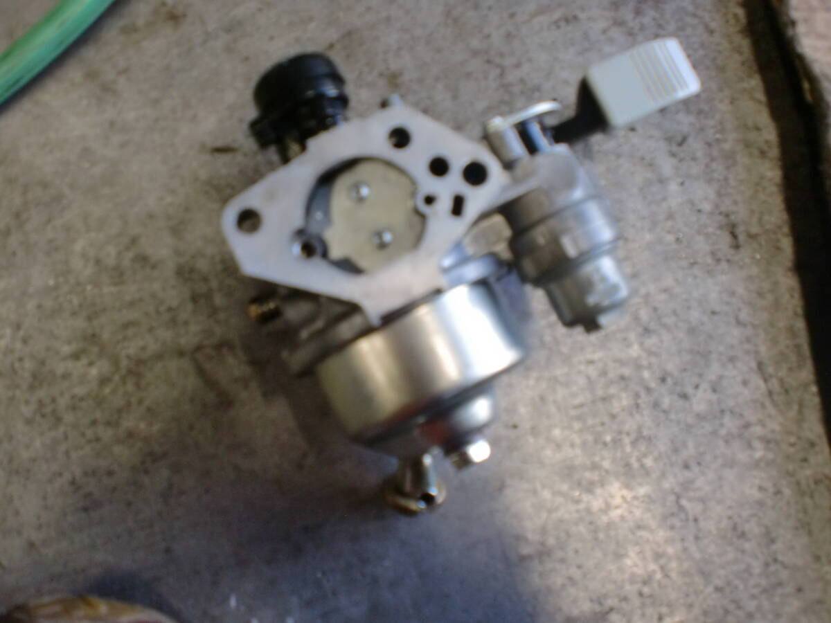 中古ホンダ 除雪機  HSS970n hss970クロスオーガ ジャンク キャブレター 汎用エンジン用 17B HONDA 送料600円 _画像2