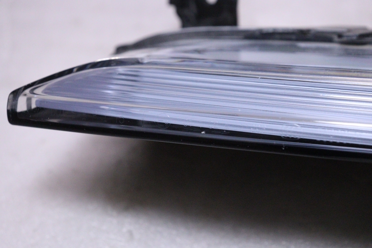 50-2102★美品★LED 971 ポルシェ パナメーラ★左右デイライト ウィンカー 971.953.041.F/971.953.042.F 純正 (DM)_画像6