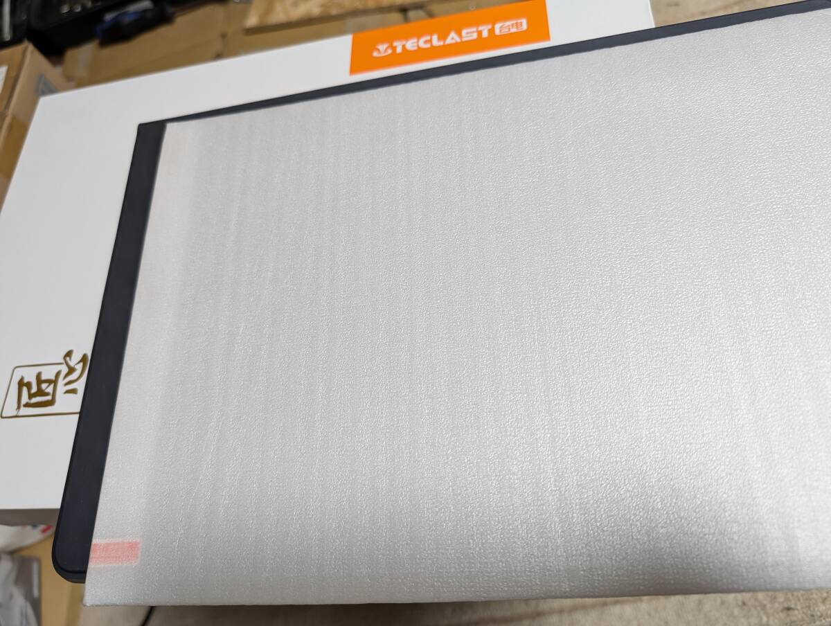 TECLAST T70 14インチ　タブレット　ケースとフィルム付き_画像2