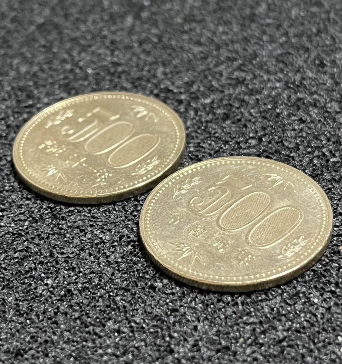平成31年と令和元年【500円硬貨】流通品2枚・利1025_画像3