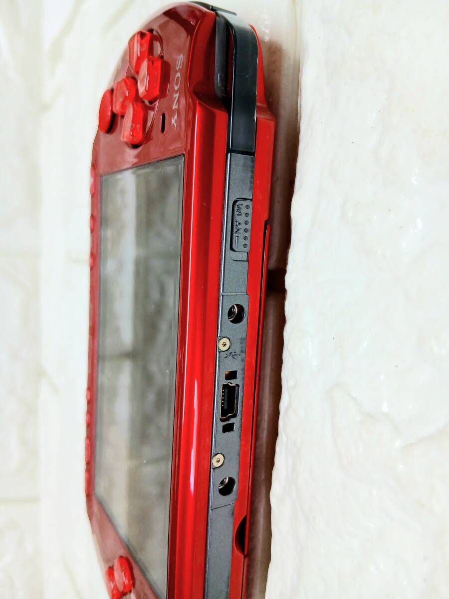 n175【現状/ジャンク品】SONY/ソニー プレイステーションポータブル PSP-3000 PSP (レッド) _画像7
