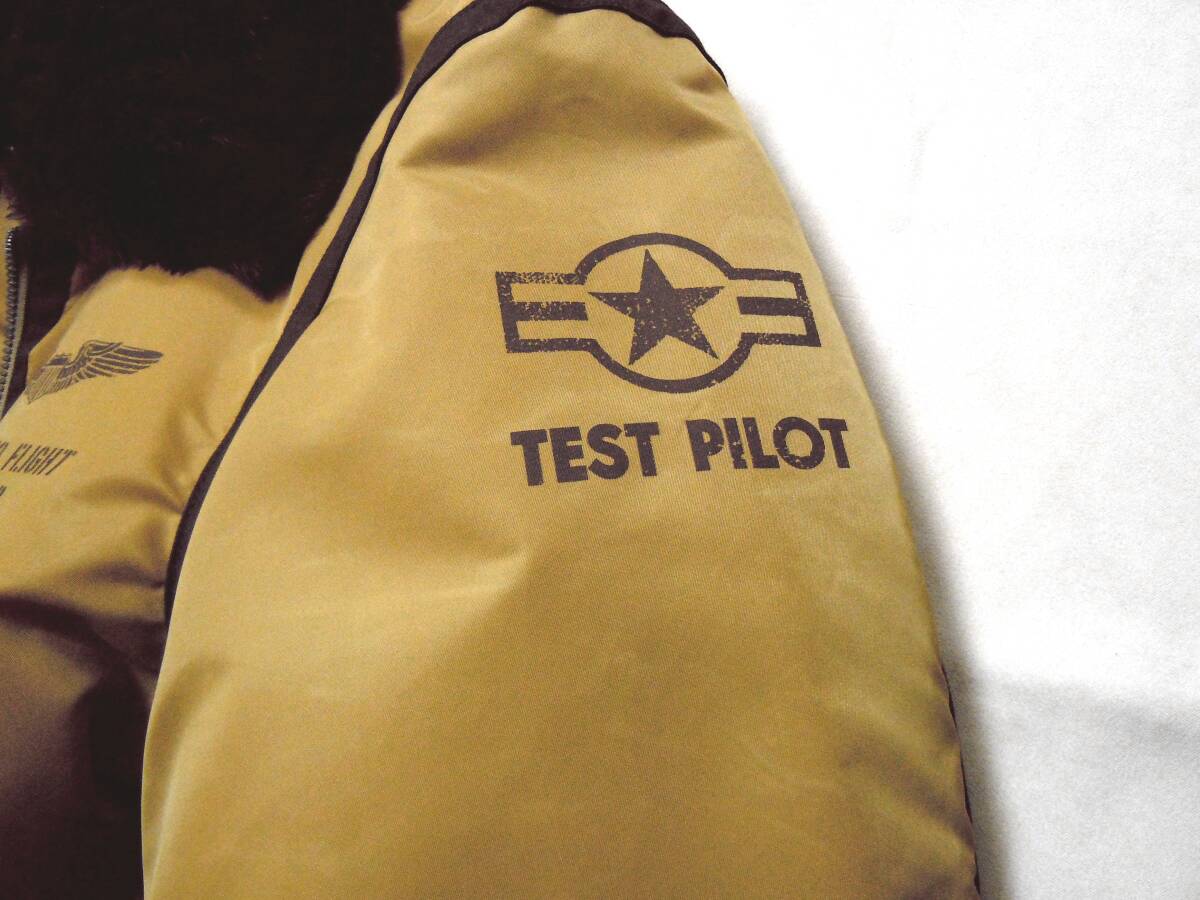 ★限定販売品 定価約3.8万円 AVIREX アヴィレックス パディング B-3 フライトジャケット カーキ メンズL★_画像4