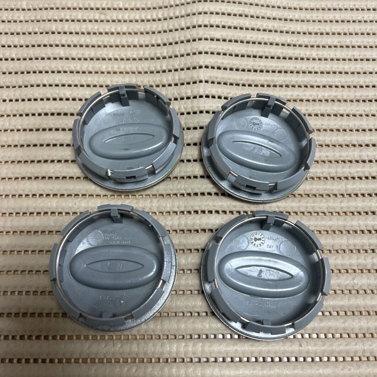 フォード Ford 純正 genuine センターキャップ　6F23 1A096 BA 5L24 1A096 AA_画像2