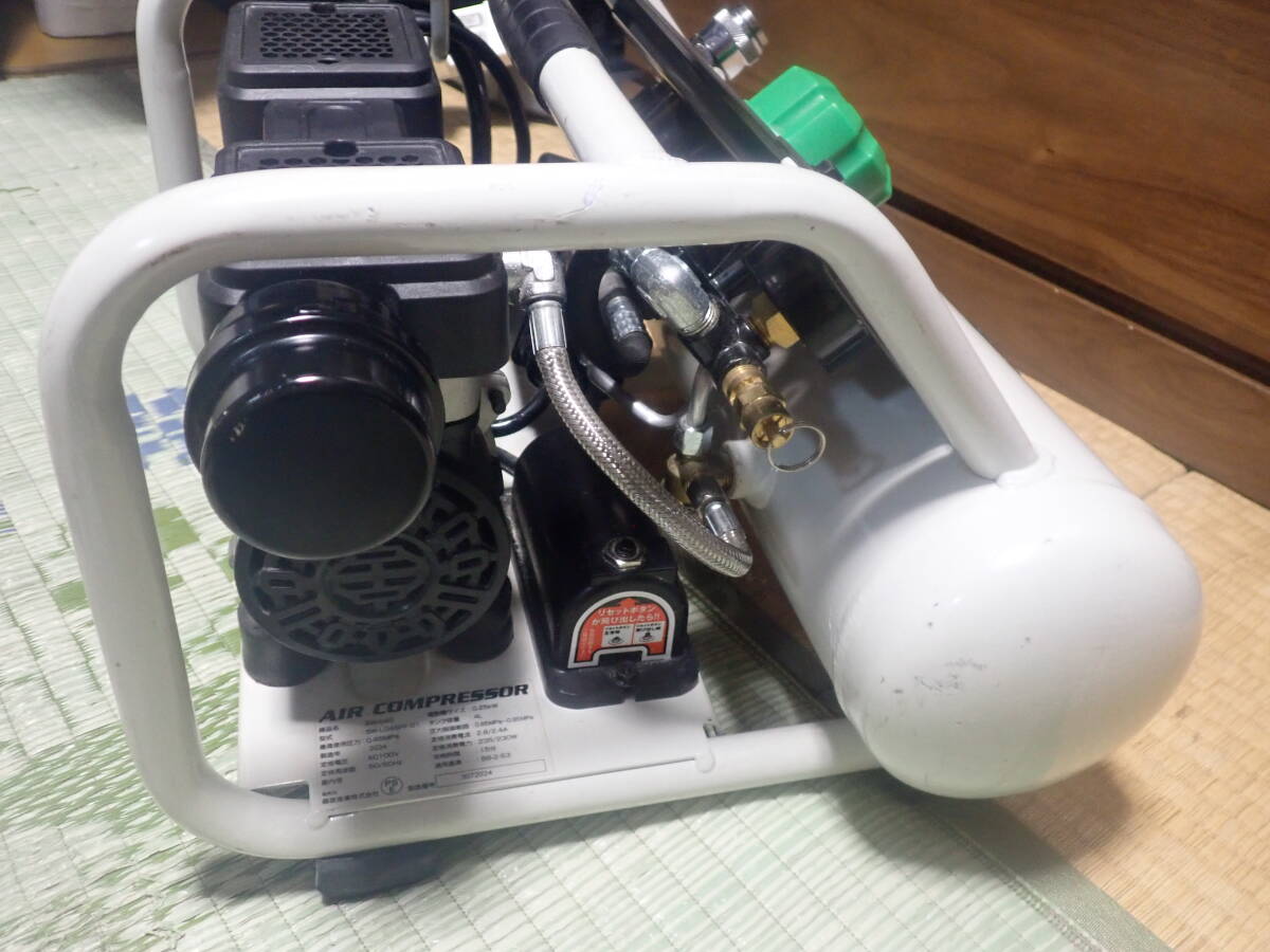 ★SK11★オイルレスコンプレッサー　低騒音モデル　SW-045　SW-L04SPF-01　100Ｖ　4Ｌタンク　通電・動作確認済み_画像9