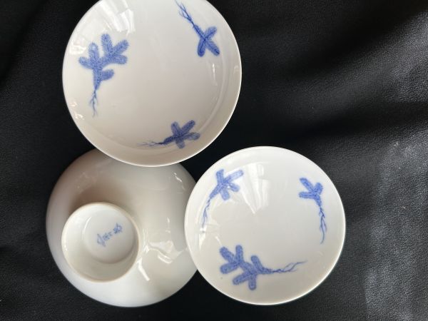 宮內(nèi)庁御用達(dá)　深川制磁　　　根引き松酒器揃え