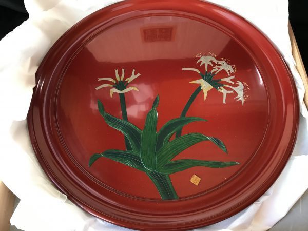 宮崎漆器　（伝統工芸品）　艶やかな　はまゆう花絵　重厚な３２センチ　丸盆　_画像7