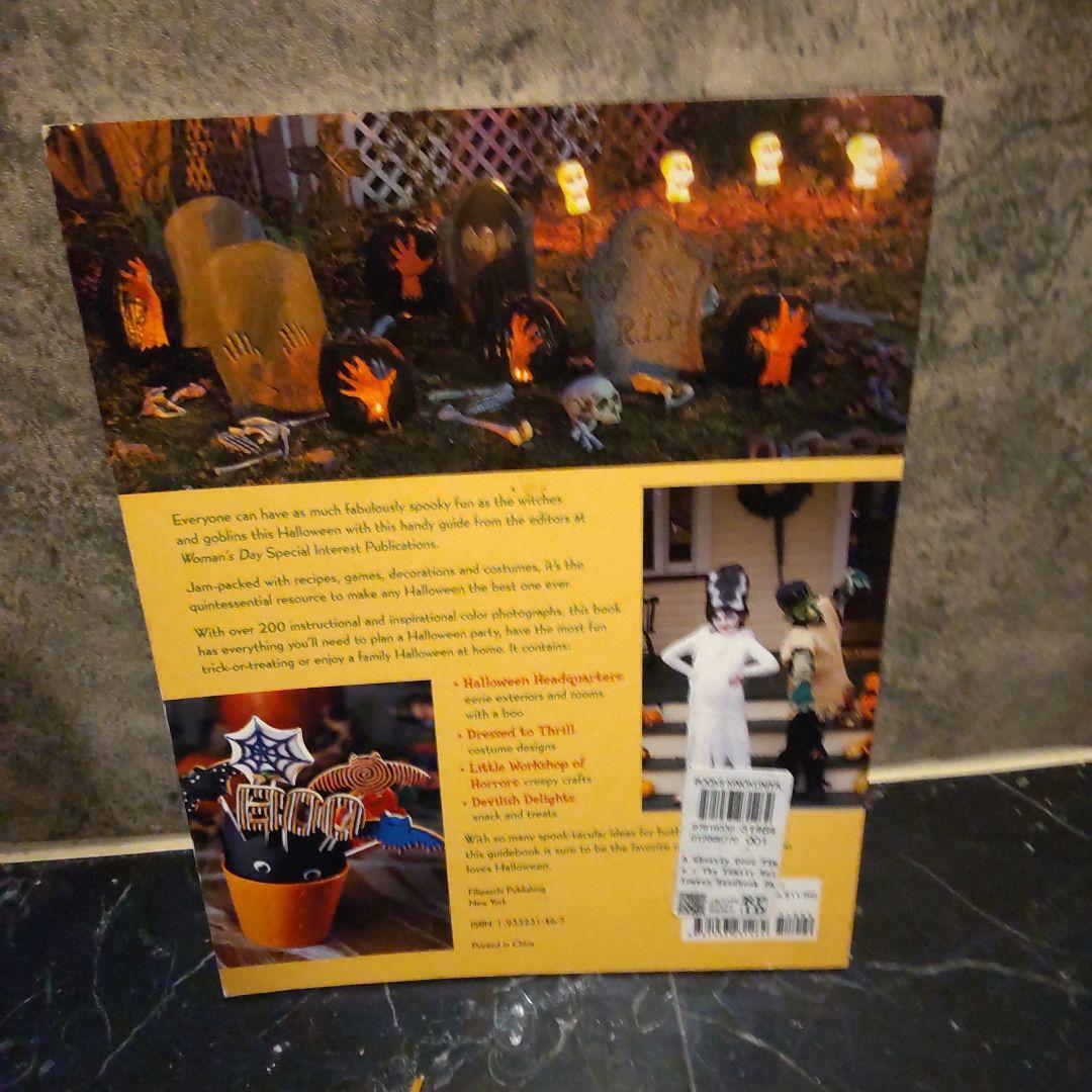 A GHOSTLY GOOD TIME The Family Halloween Handbook ハロウィン