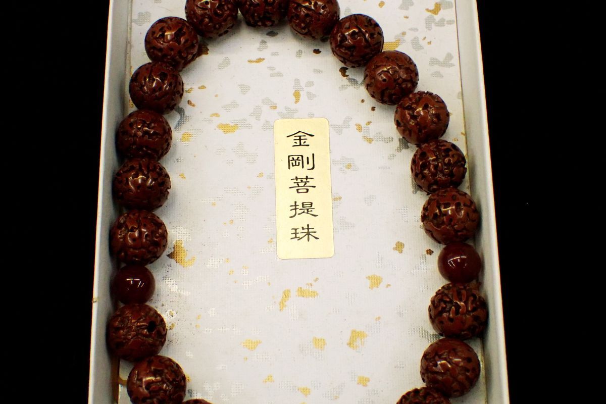 ▲02 美品 金剛菩提珠 瑪瑙入 御念珠/数珠▲箱付/天然石/仏具/消費税0円_画像2