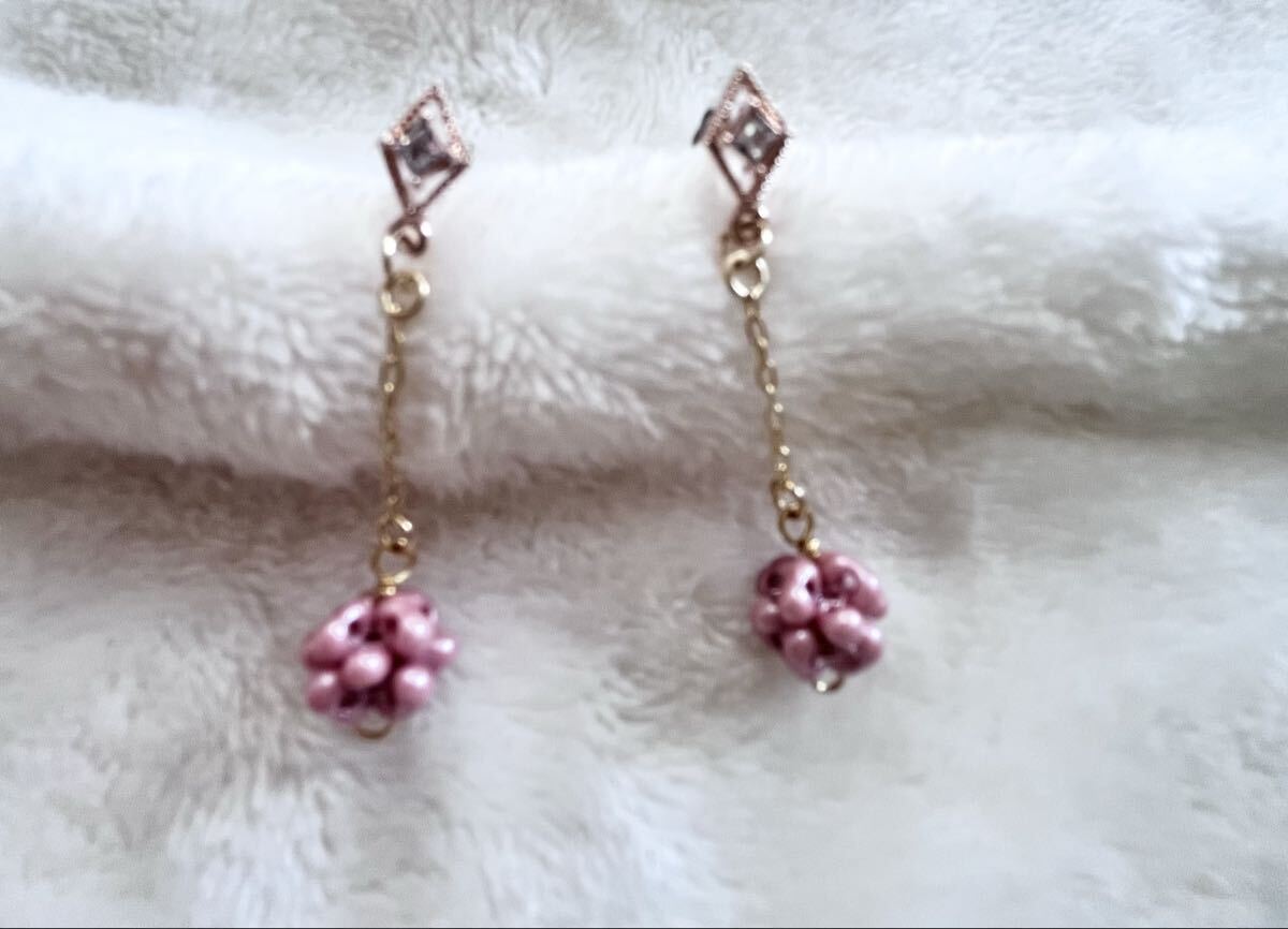 ピンクチェコビーズ ハンドメイドピアス_画像3