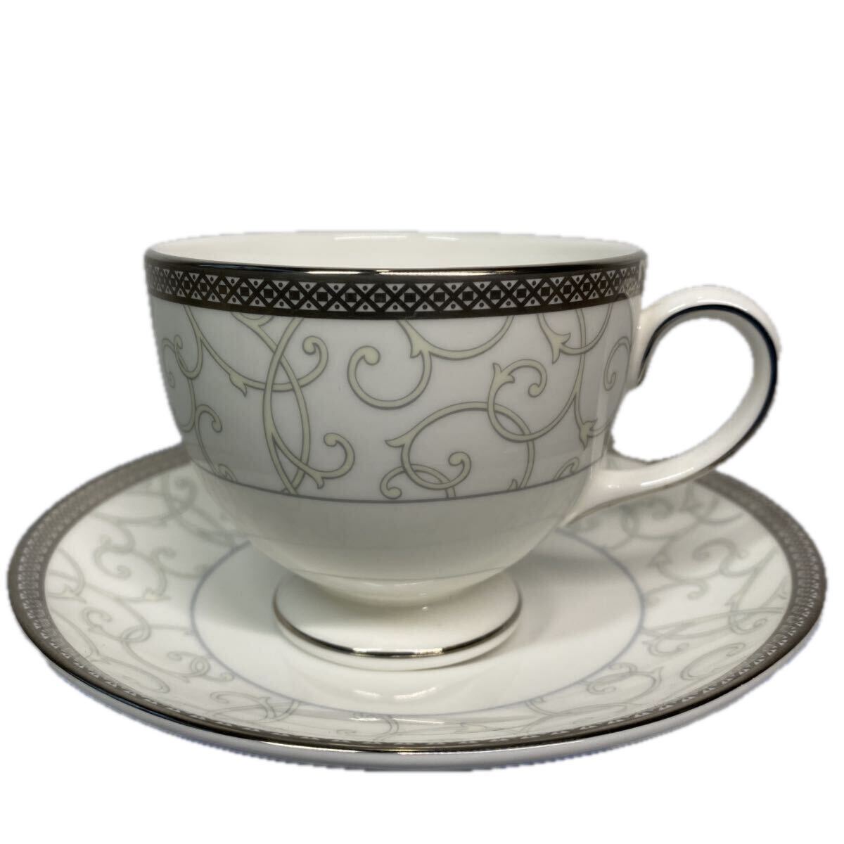 未使用品　WEDGWOOD ウェッジウッド　セレスティアル　プラチナ　カップ　& ソーサー_画像2