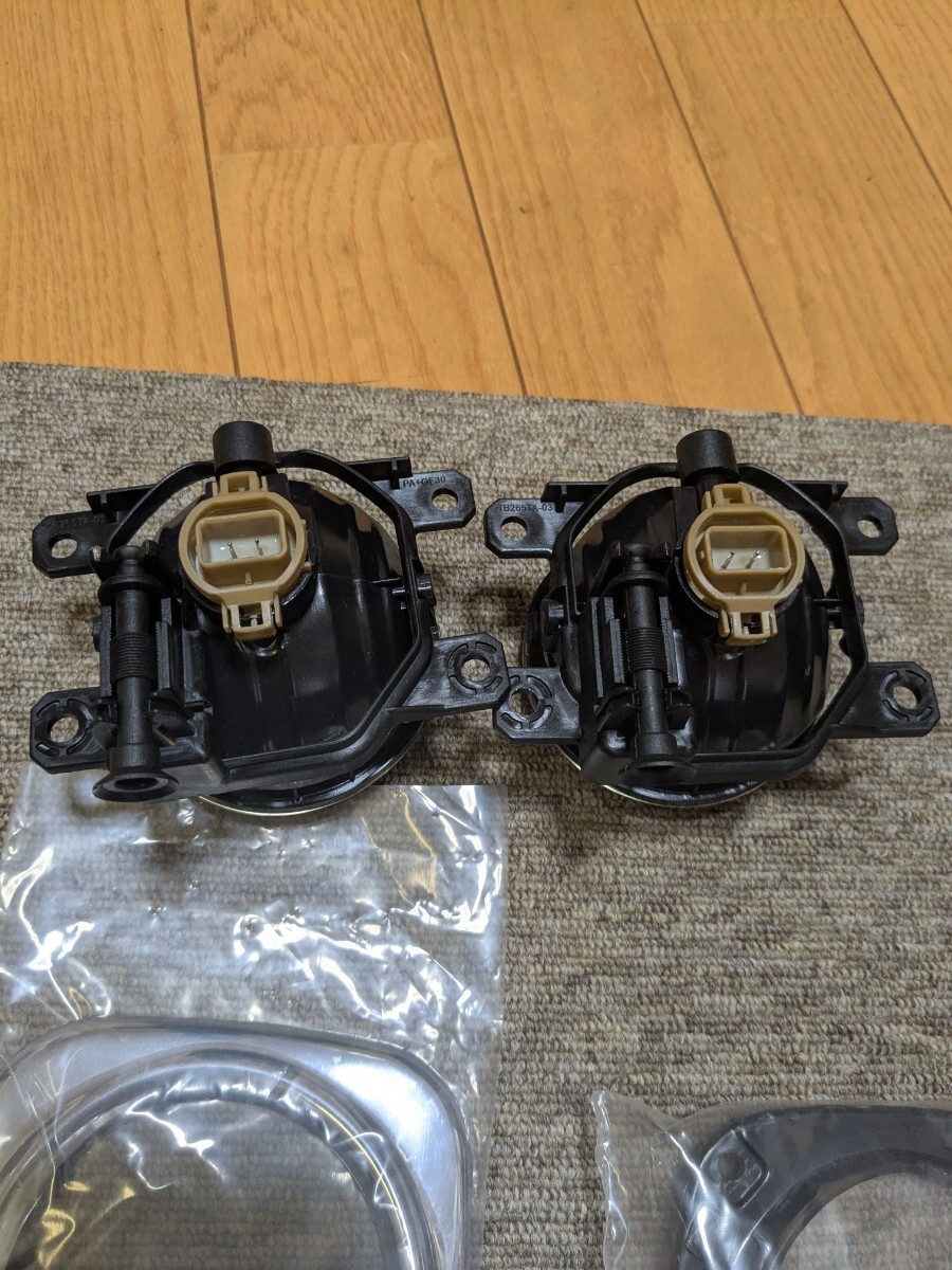 エブリィ フォグランプベゼル_画像2