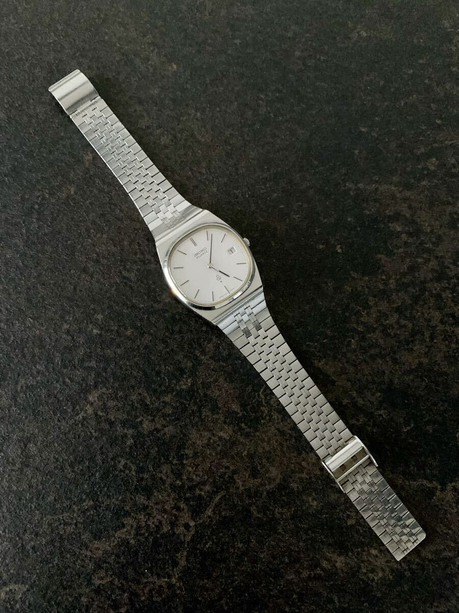 美品 1976年製 セイコー SEIKO オールドクオーツ エンブレム(emblem) クォーツ 3針 デイト 4122-5020 男性用 メンズ 腕時計_画像3