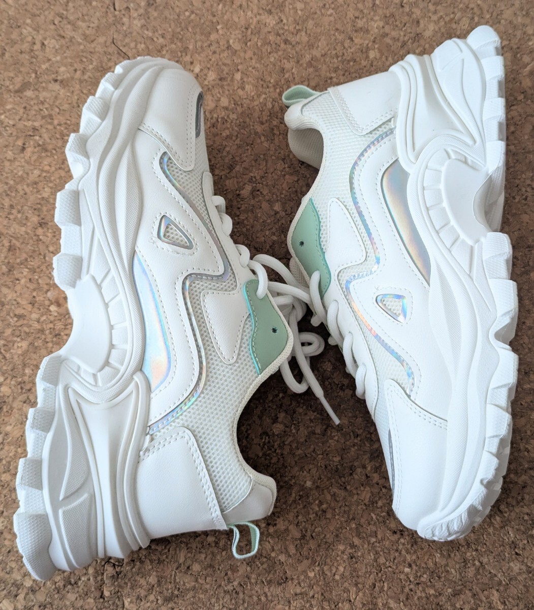 レディース 白 スニーカー L きれいめ 韓国系 厚底 シューズ かっこいい _画像3