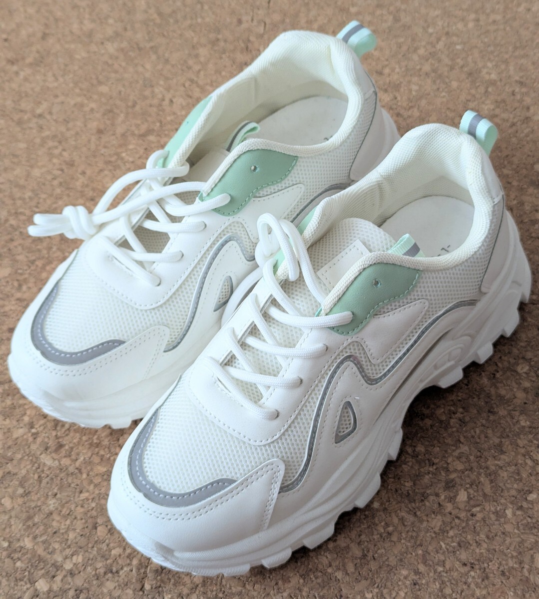 レディース 白 スニーカー L きれいめ 韓国系 厚底 シューズ かっこいい _画像1