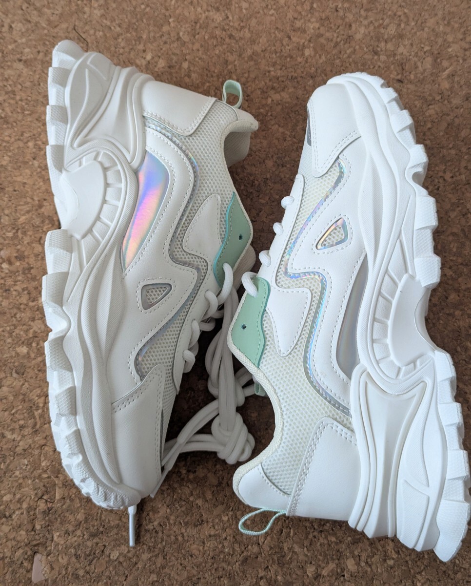 レディース 白 スニーカー L きれいめ 韓国系 厚底 シューズ かっこいい _画像4