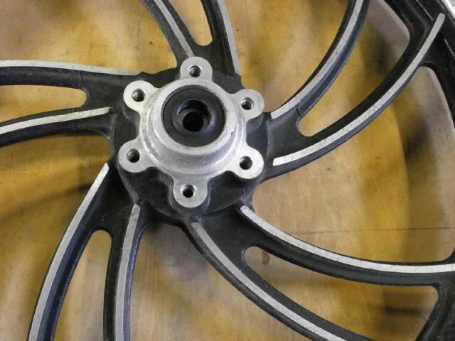 Yamaha RZ350 4UO переднее колесо