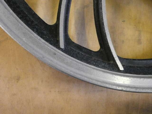 Yamaha RZ350 4UO переднее колесо