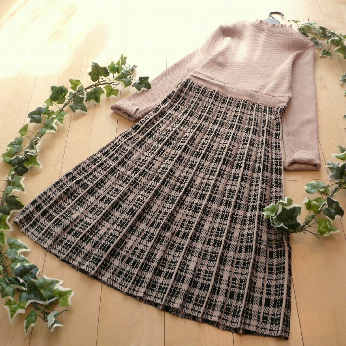 新品 9930 L プリーツ織 切替 ニット ワンピース モカベージュ系 レディース リブ編み チェック模様 リボン 上品 50代 60代 70代_画像7