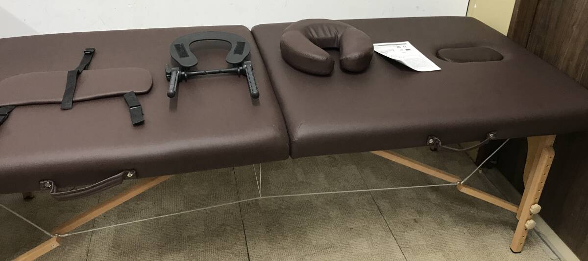 (中古品）折りたたみマッサージベッド　V-004　木製・有孔　185×70/ブラウン/キャリーバッグ付き　整体台/施術台/エステベッド_画像1