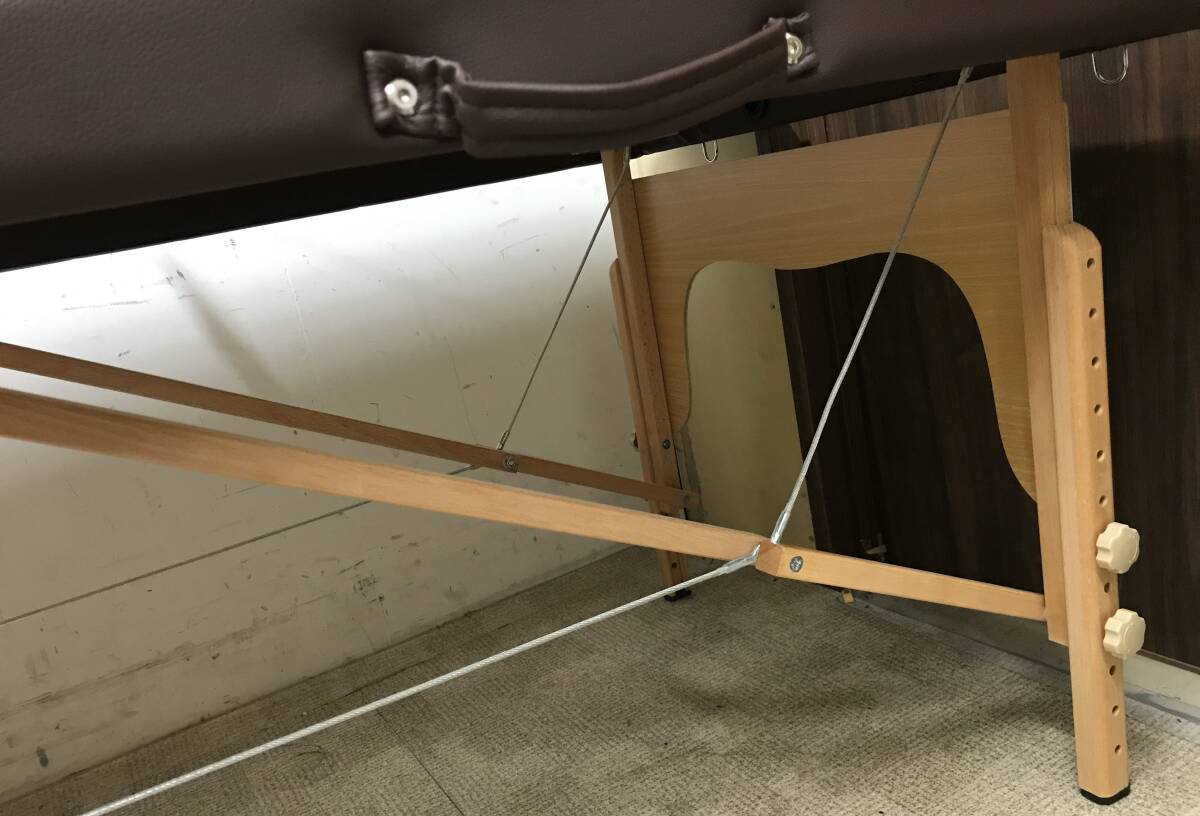 (中古品）折りたたみマッサージベッド　V-004　木製・有孔　185×70/ブラウン/キャリーバッグ付き　整体台/施術台/エステベッド_画像6