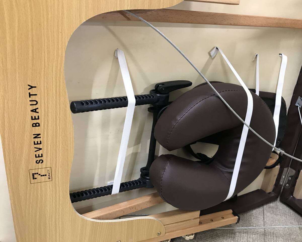 (中古品）折りたたみマッサージベッド　V-004　木製・有孔　185×70/ブラウン/キャリーバッグ付き　整体台/施術台/エステベッド_画像7