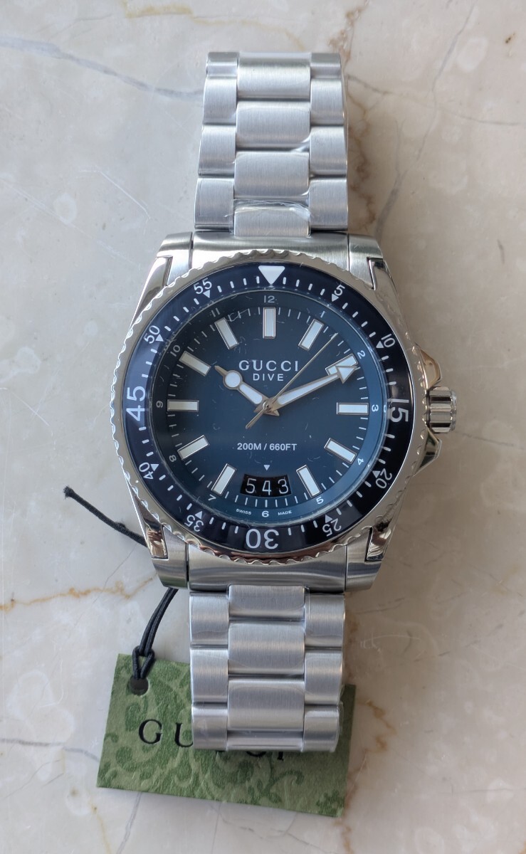 新品未使用　グッチ　GUCCI　腕時計　　ダイブ　紺　メンズ　YA136203　45ミリ　 ダイバーズウォッチ　DIVE　_画像2