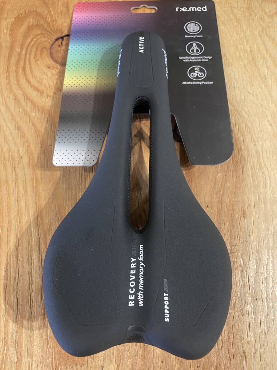 セラロイヤル /R.e.med2　「リメッド2」/　ブラック　/お尻にやさしい サドルに悩んだら取り合えずこれ_画像1