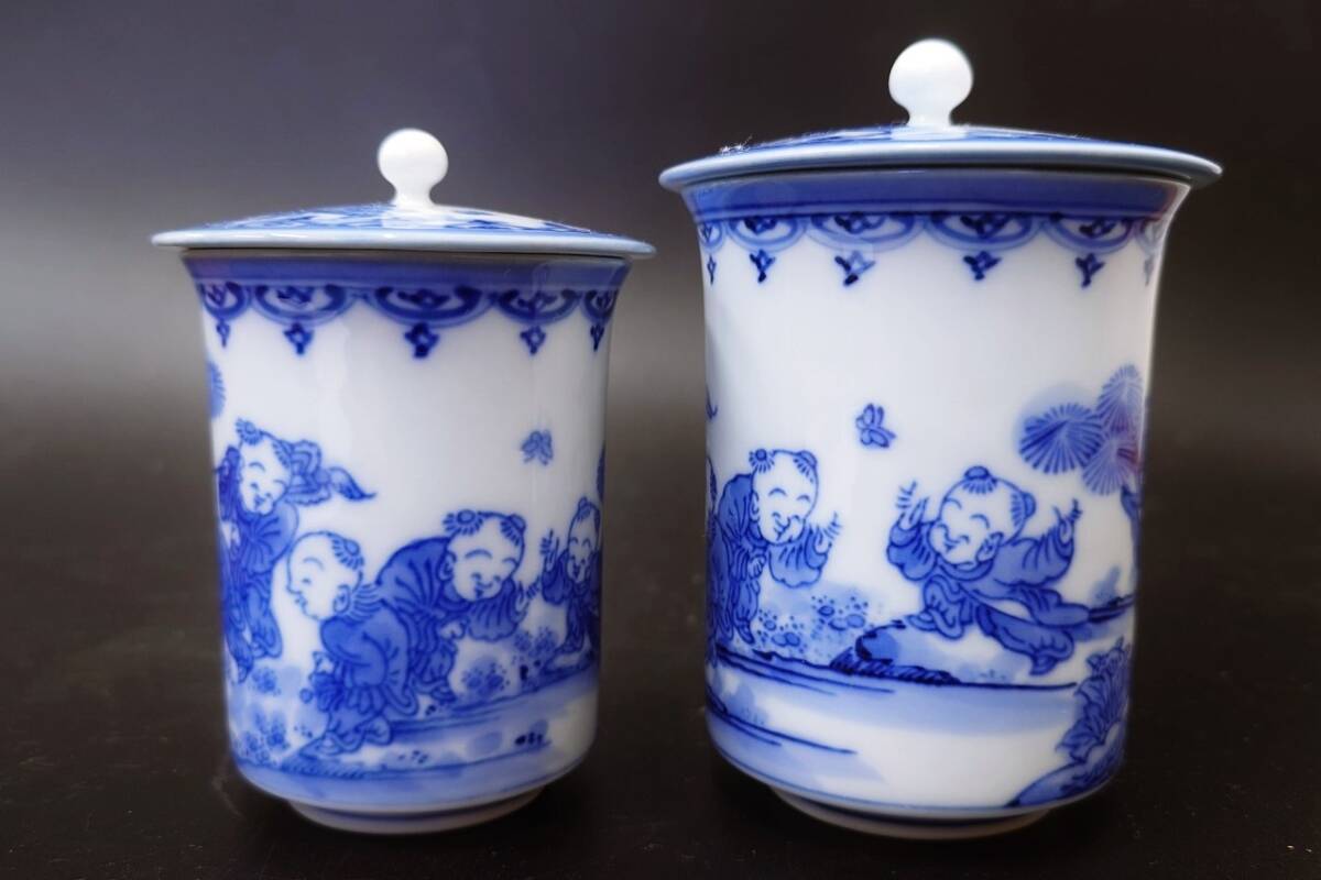 三川内焼 平戸松山窯 組湯飲 夫婦湯のみ 染付 唐子 2客セット 蓋付夫婦湯飲み 煎茶器 茶器 染付 陶器 和食器 木箱付属_画像2