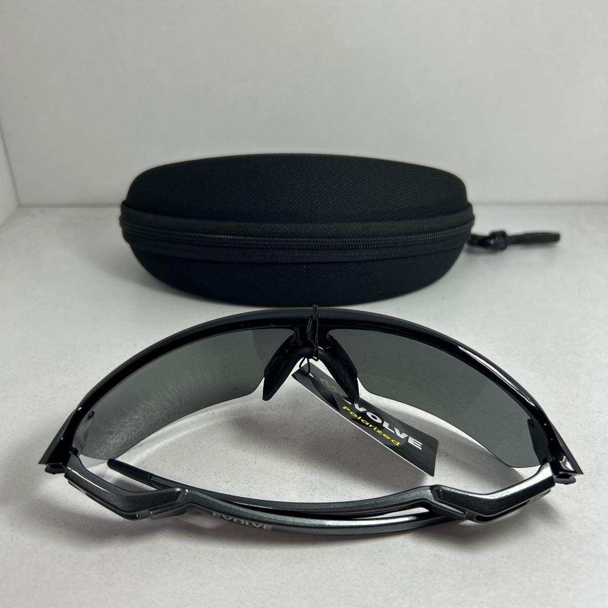 即決 新品 アングラー必携 EVOLVE スポーツ 偏光グラス 稲妻　検 オークリー 偏光サングラス ポラライズド サイト ドライブ ボーダー_画像2