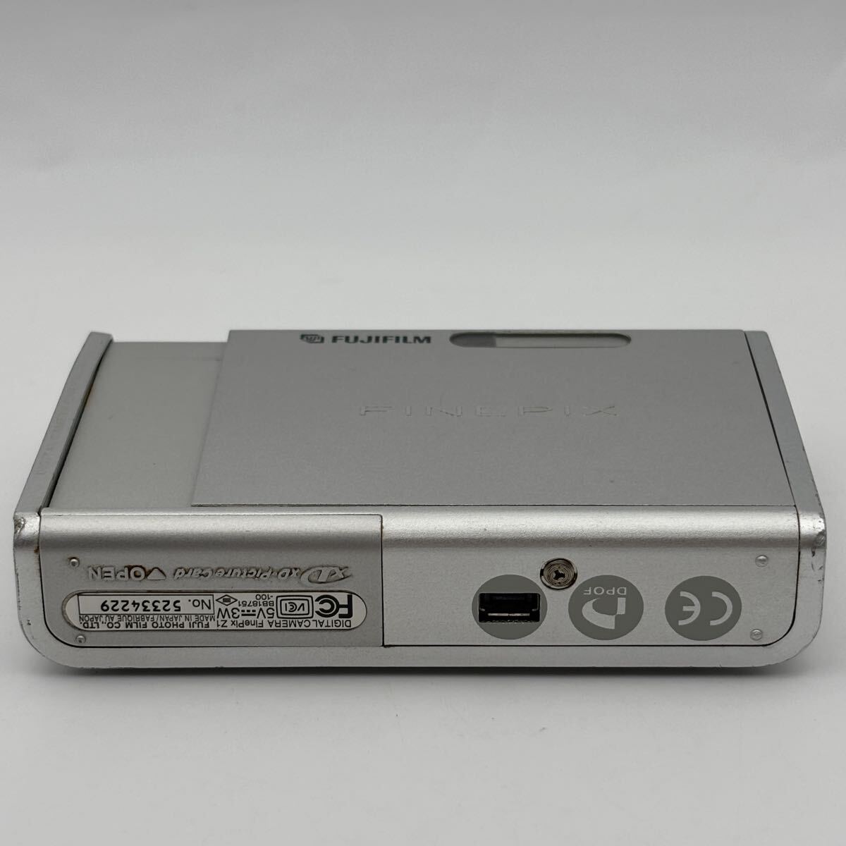 ∞ FUJIFILM FinePix Z1 本体のみ 付属品無 通電動作未確認 宅急便コンパクト発送 シルバー ファインピクス 富士フィルム 同梱対応可能_画像3