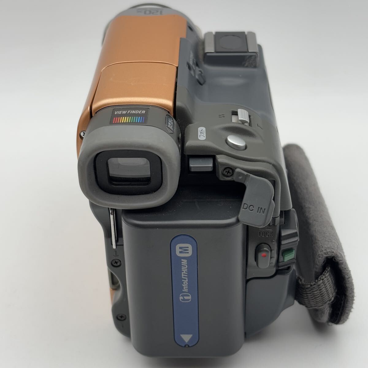 ♪ SONY Handycam DCR-TRV22 本体 箱説無 充電器付 通電確認済 動作未確認 ソニー デジタルビデオカメラ ハンディカム 同梱対応可能 _画像4