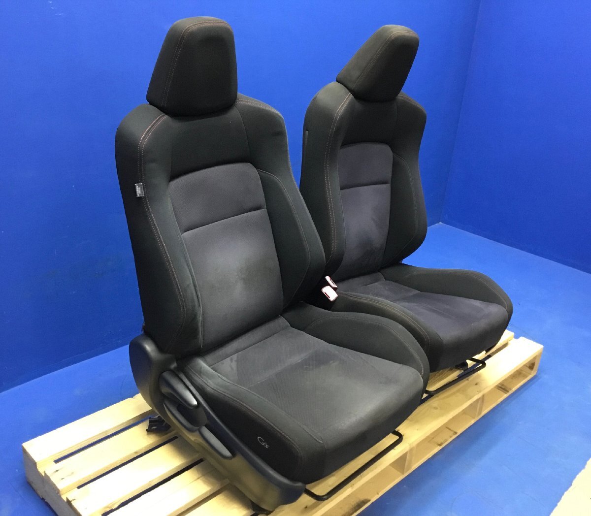 ZVW30 プリウス G`s 後期 クロ 運転席 助手席 フロント シート 左右セット トリムNo: FC20 手動 ヒーター無し 　　　2502536　2E8-3　加_画像7