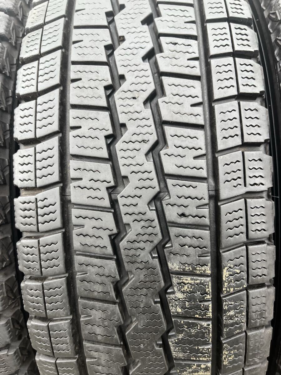 195/80R15 107/105L LT 2022 год производства Dunlop DUNLOP WINTERMAXX SV01 зимние шины 4шт.