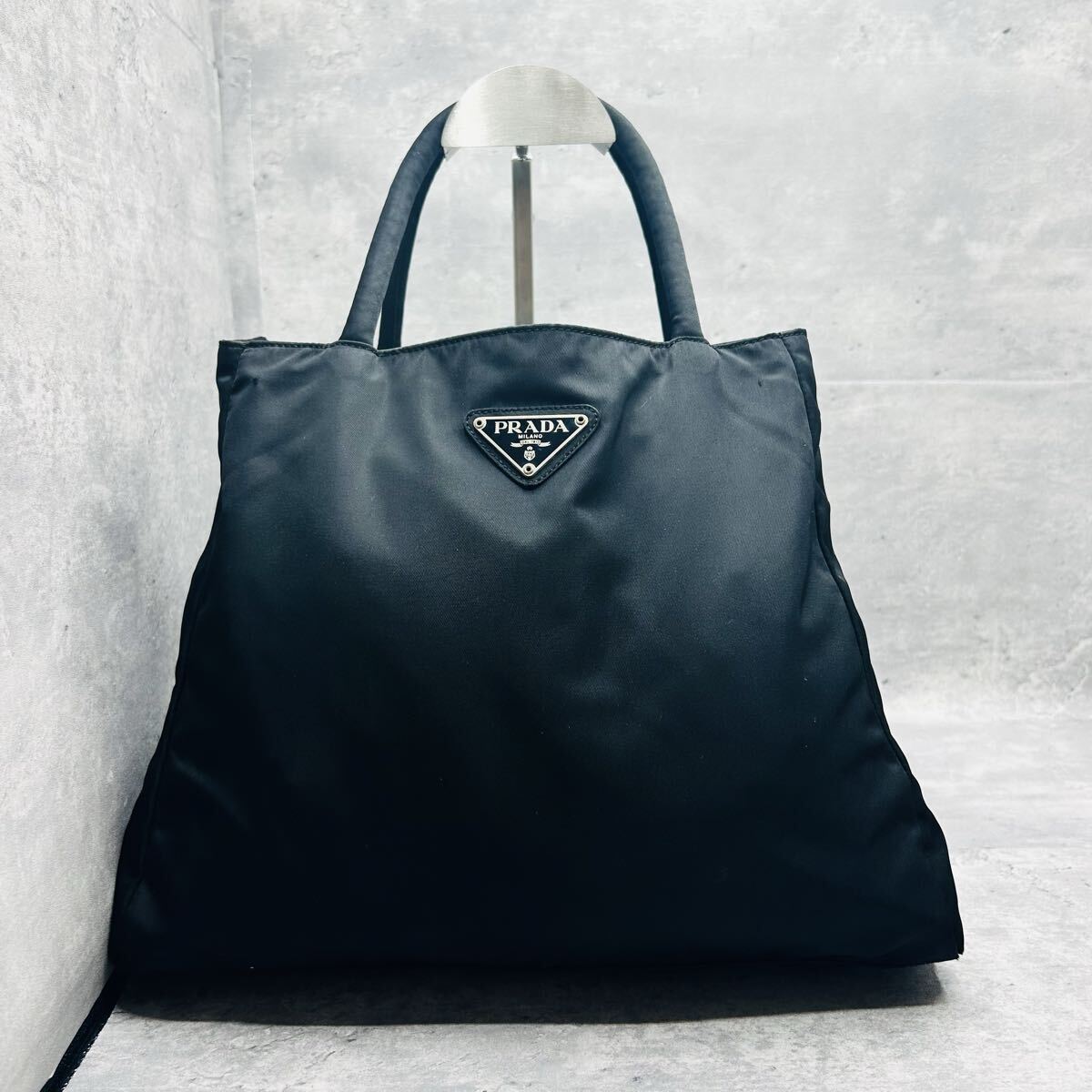 美品/大容量? PRADA プラダ メンズ ビジネス ハンドバッグ トート 三角ロゴ トライアングル プレート テスートナイロン ブラック 仕事 黒