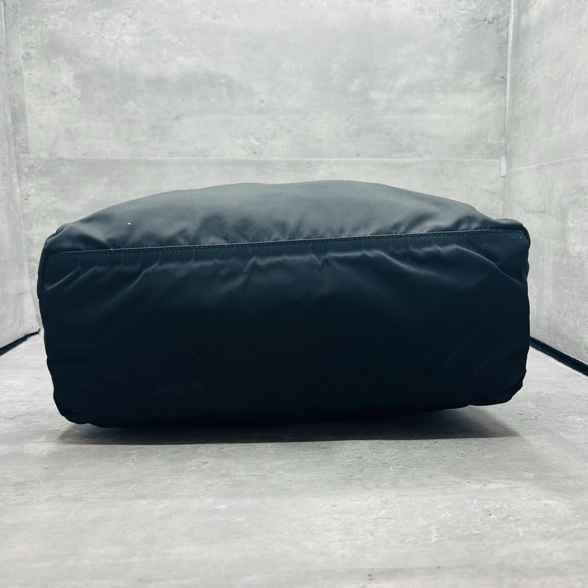 美品/大容量? PRADA プラダ メンズ ビジネス ハンドバッグ トート 三角ロゴ トライアングル プレート テスートナイロン ブラック 仕事 黒